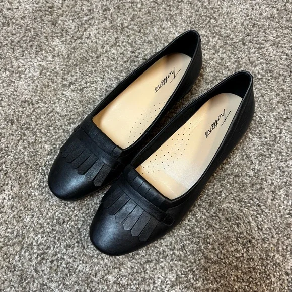 Trotters Greyson Leather Flat Loafers Black Office Wear NEW - Picture 6 of 9